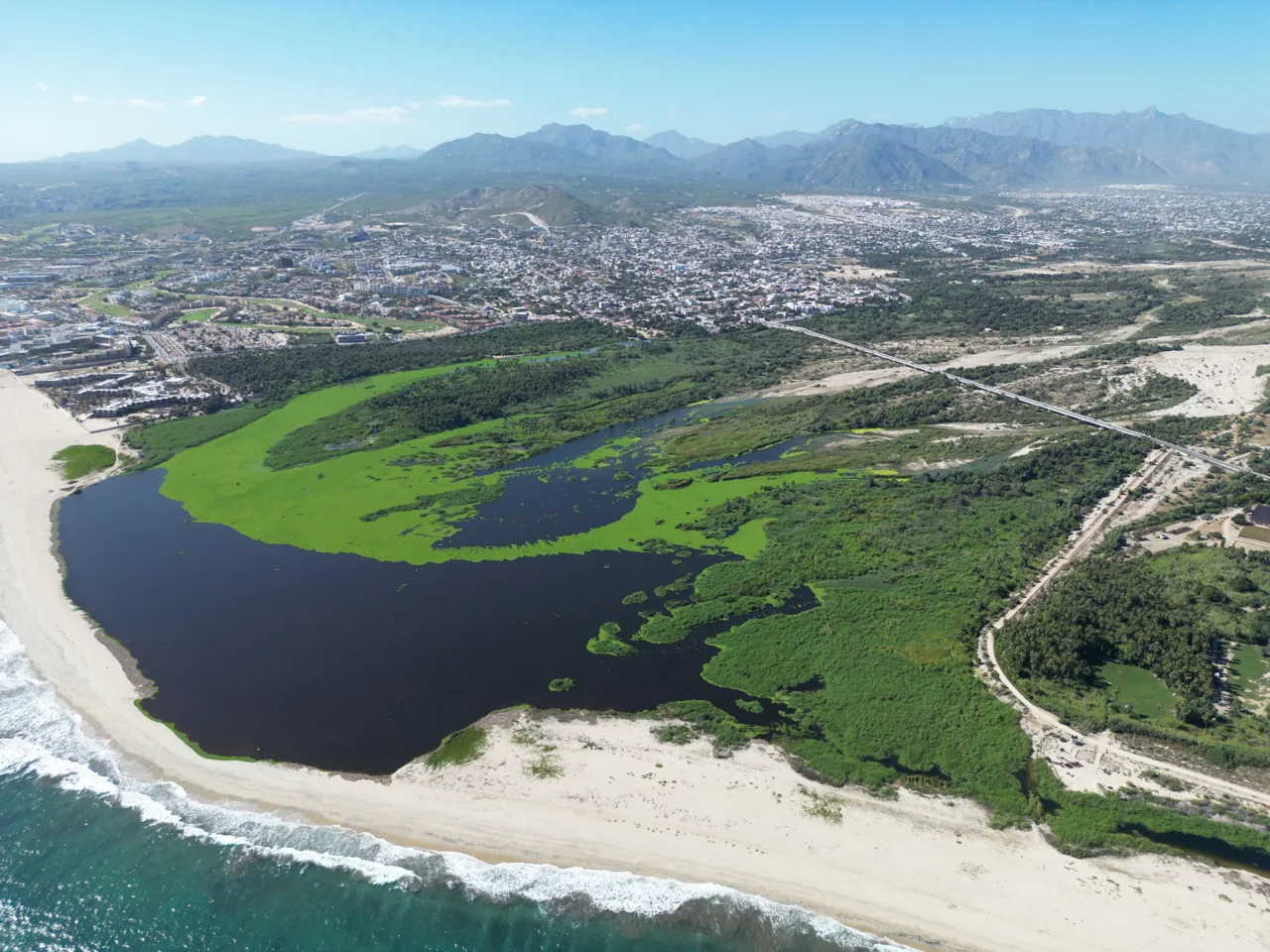Panorámica de la laguna, la cuenca y la ciudad